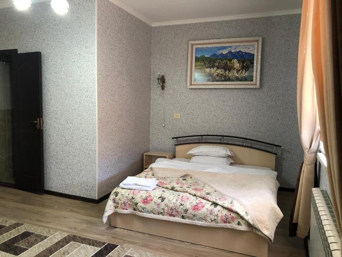 Keruen Hotel Taraz Luaran gambar